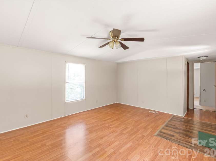 114 Jason Drive, Blacksburg, SC 29702.  MLS# CAR4391508, YatesRealty ID 39724. 