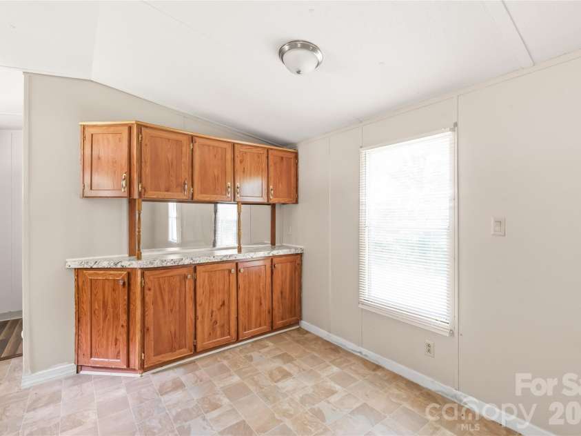 114 Jason Drive, Blacksburg, SC 29702.  MLS# CAR4391508, YatesRealty ID 39724. 