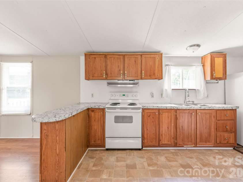 114 Jason Drive, Blacksburg, SC 29702.  MLS# CAR4391508, YatesRealty ID 39724. 