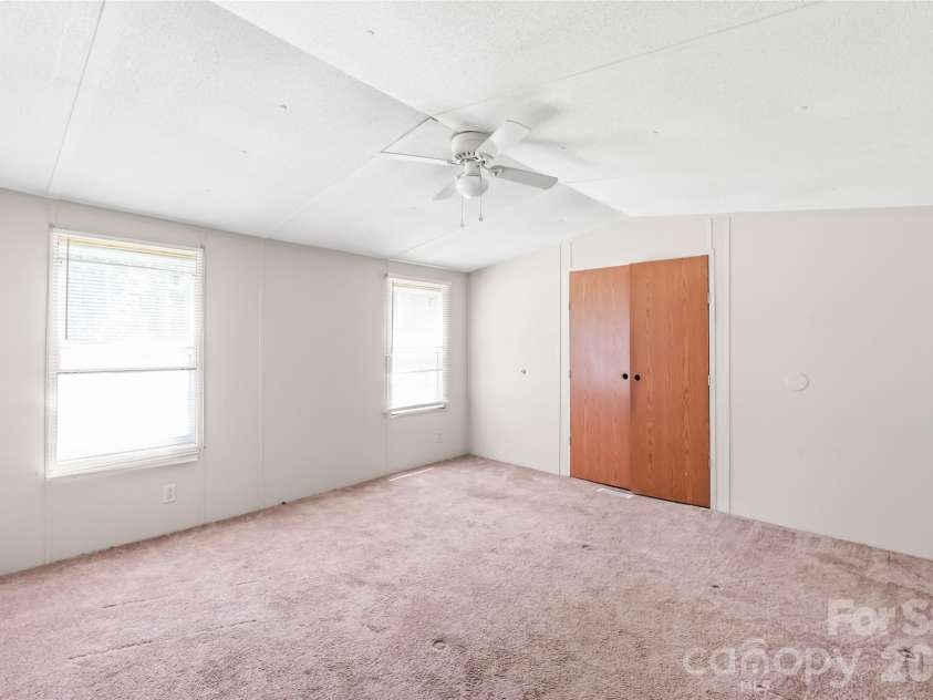 114 Jason Drive, Blacksburg, SC 29702.  MLS# CAR4391508, YatesRealty ID 39724. 