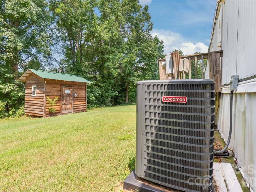 114 Jason Drive, Blacksburg, SC 29702.  MLS# CAR4391508, YatesRealty ID 39724. 