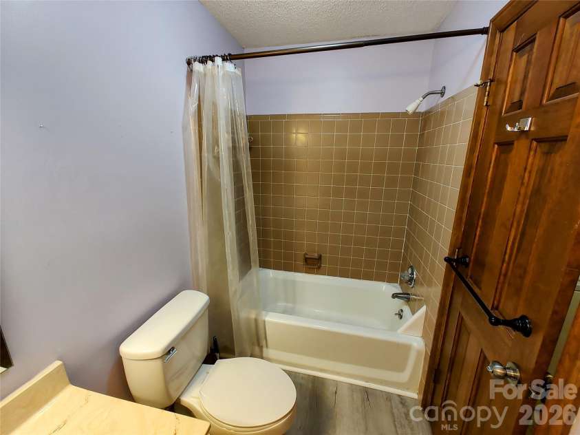 104 Swaim Court, Salisbury, NC 28147.  MLS# CAR4407010, YatesRealty ID 39725. Common Bathroom - 2