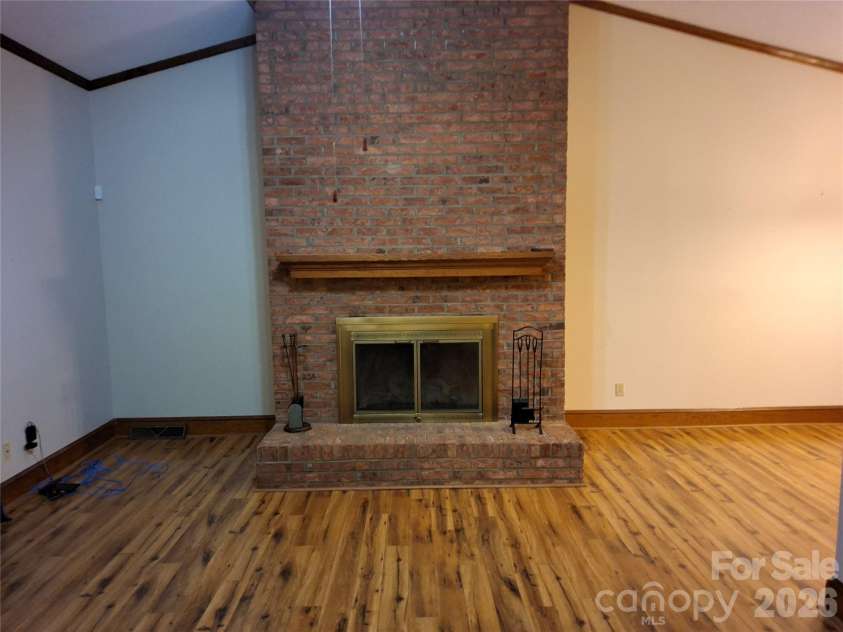 104 Swaim Court, Salisbury, NC 28147.  MLS# CAR4407010, YatesRealty ID 39725. Great room - 2