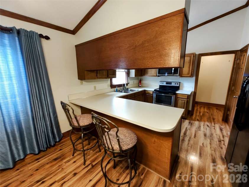 104 Swaim Court, Salisbury, NC 28147.  MLS# CAR4407010, YatesRealty ID 39725. Kitchen and dining space