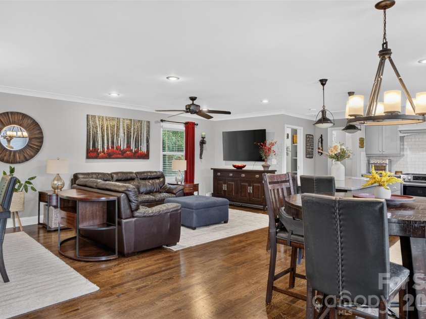 21334 Sandy Cove Road, Cornelius, NC 28031.  MLS# CAR4405688, YatesRealty ID 39729. 