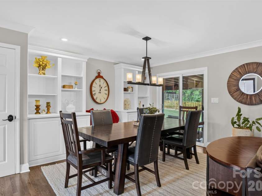 21334 Sandy Cove Road, Cornelius, NC 28031.  MLS# CAR4405688, YatesRealty ID 39729. 