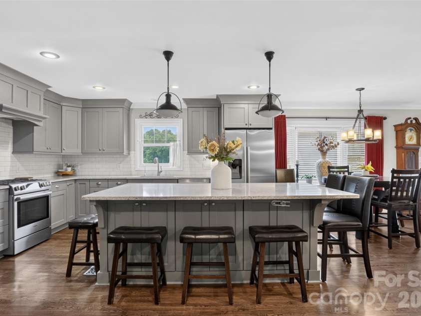 21334 Sandy Cove Road, Cornelius, NC 28031.  MLS# CAR4405688, YatesRealty ID 39729. 