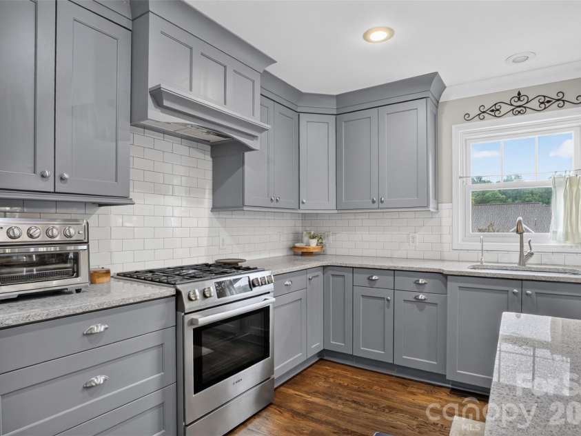 21334 Sandy Cove Road, Cornelius, NC 28031.  MLS# CAR4405688, YatesRealty ID 39729. 