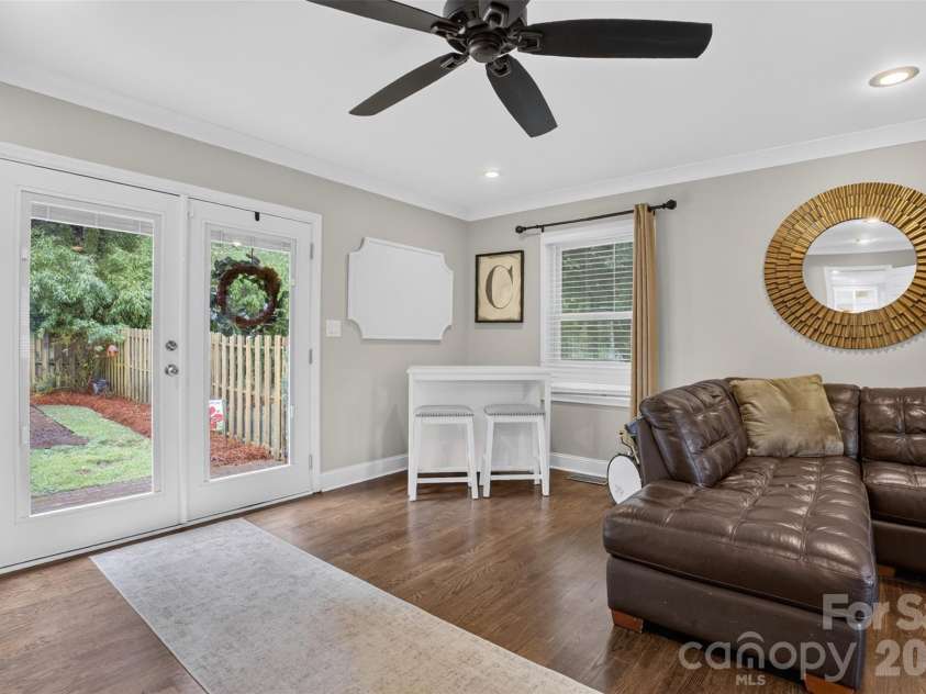 21334 Sandy Cove Road, Cornelius, NC 28031.  MLS# CAR4405688, YatesRealty ID 39729. 