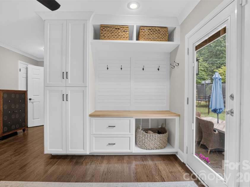 21334 Sandy Cove Road, Cornelius, NC 28031.  MLS# CAR4405688, YatesRealty ID 39729. 