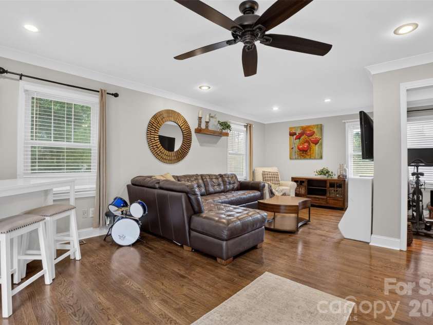 21334 Sandy Cove Road, Cornelius, NC 28031.  MLS# CAR4405688, YatesRealty ID 39729. 