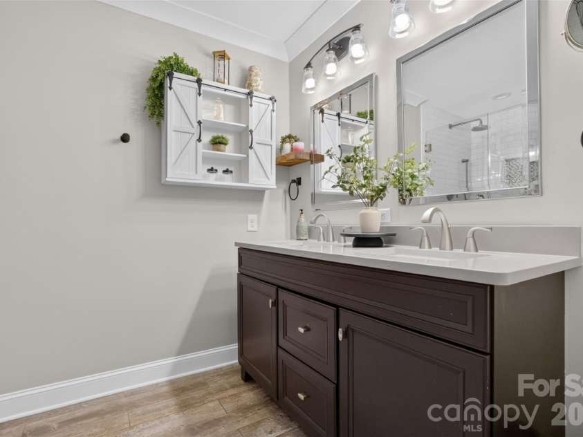 21334 Sandy Cove Road, Cornelius, NC 28031.  MLS# CAR4405688, YatesRealty ID 39729. 