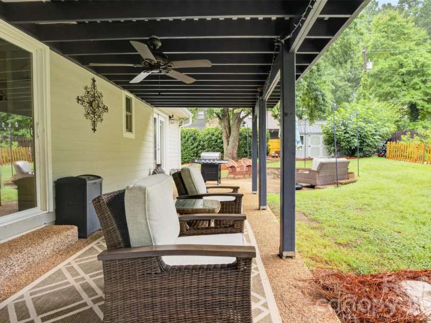 21334 Sandy Cove Road, Cornelius, NC 28031.  MLS# CAR4405688, YatesRealty ID 39729. 