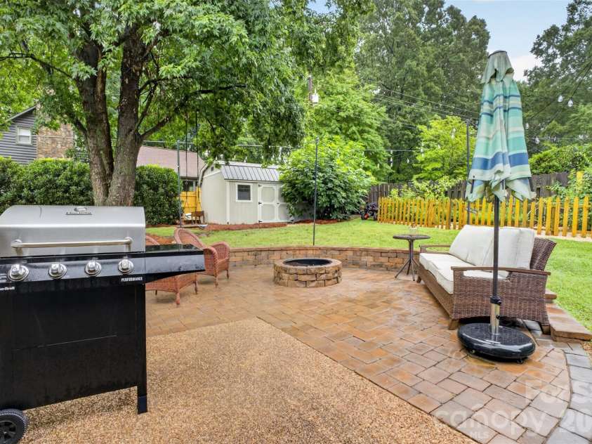 21334 Sandy Cove Road, Cornelius, NC 28031.  MLS# CAR4405688, YatesRealty ID 39729. 