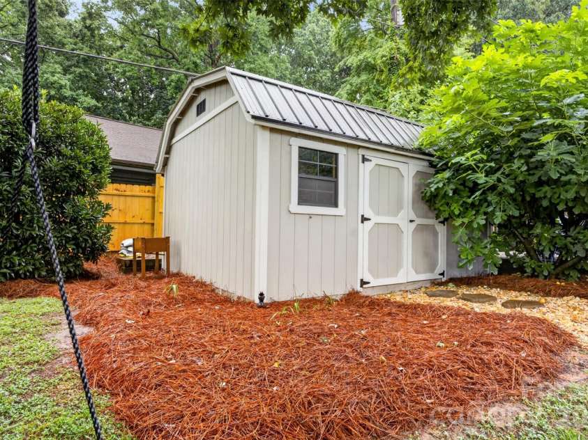 21334 Sandy Cove Road, Cornelius, NC 28031.  MLS# CAR4405688, YatesRealty ID 39729. 