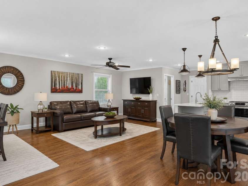 21334 Sandy Cove Road, Cornelius, NC 28031.  MLS# CAR4405688, YatesRealty ID 39729. 