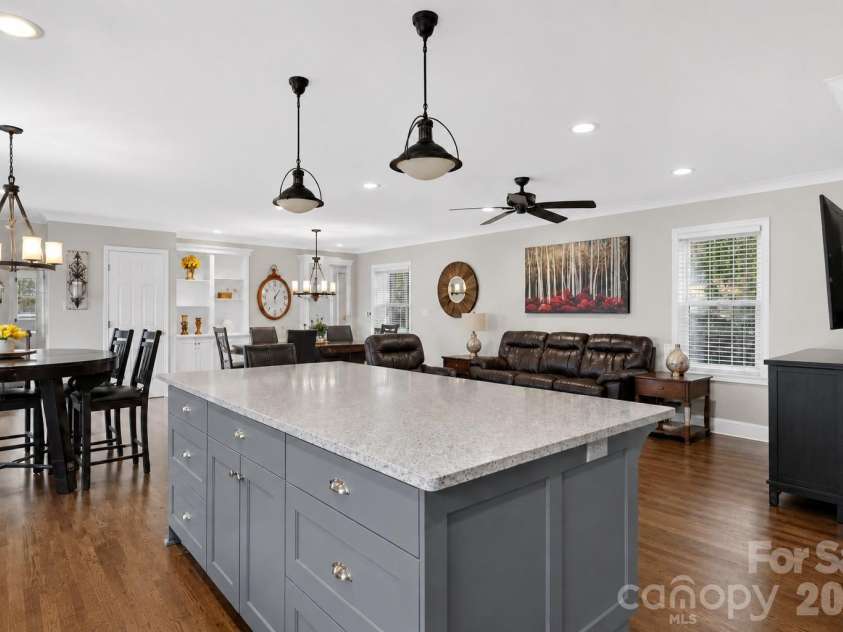 21334 Sandy Cove Road, Cornelius, NC 28031.  MLS# CAR4405688, YatesRealty ID 39729. 