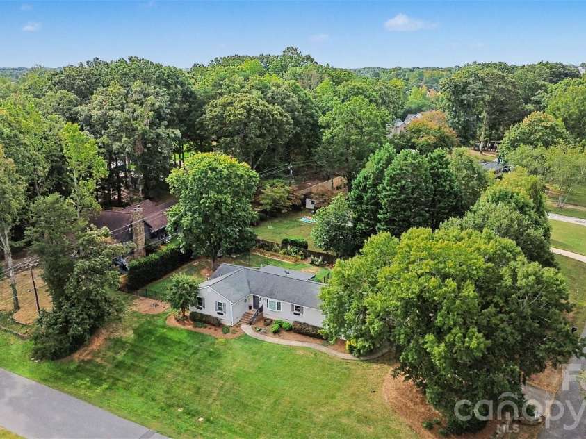 21334 Sandy Cove Road, Cornelius, NC 28031.  MLS# CAR4432182, YatesRealty ID 39729. 