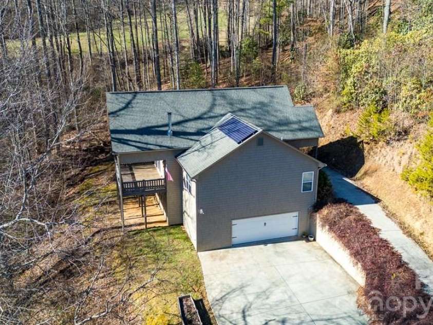 12 Chigger Ridge Road, Sylva, NC 28779.  MLS# CAR4357385, YatesRealty ID 3973. 