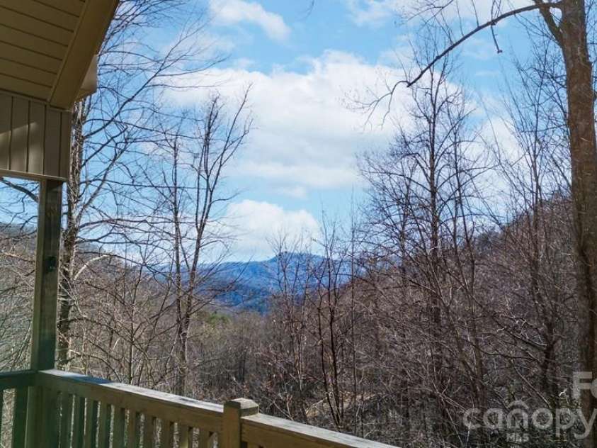 12 Chigger Ridge Road, Sylva, NC 28779.  MLS# CAR4357385, YatesRealty ID 3973. 