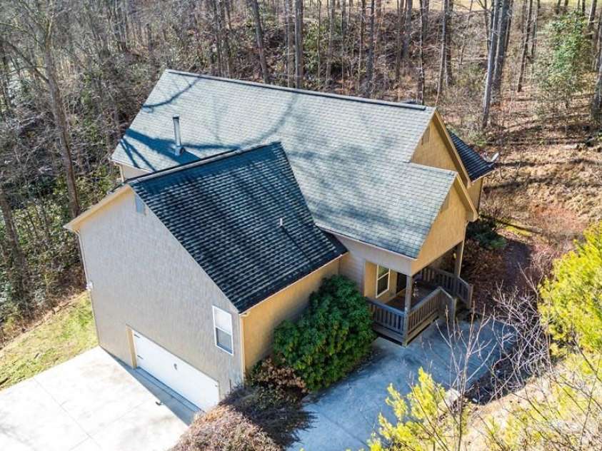 12 Chigger Ridge Road, Sylva, NC 28779.  MLS# CAR4357385, YatesRealty ID 3973. 