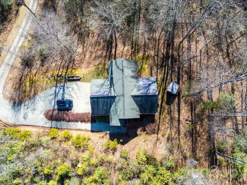 12 Chigger Ridge Road, Sylva, NC 28779.  MLS# CAR4357385, YatesRealty ID 3973. 