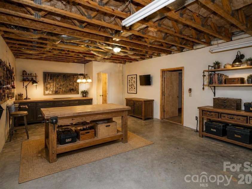 12 Chigger Ridge Road, Sylva, NC 28779.  MLS# CAR4357385, YatesRealty ID 3973. 