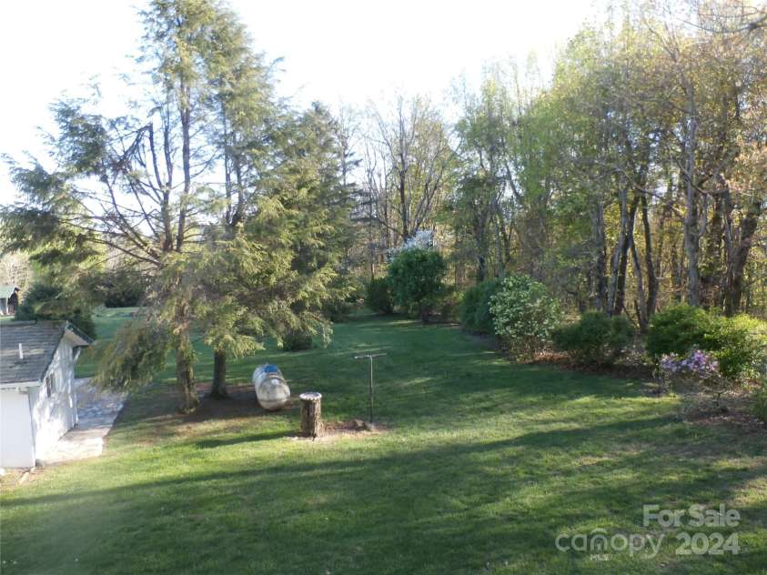 288 Firetower Road, Spruce Pine, NC 28777.  MLS# CAR4135750, YatesRealty ID 3973. 