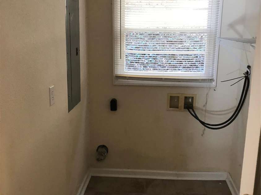 545 Avery Creek Road, Arden, NC 28704.  MLS# CAR4342622, YatesRealty ID 3973. 