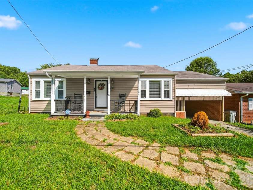 421 Finley Avenue, Lenoir, NC 28645.  MLS# CAR4406579, YatesRealty ID 39730. 