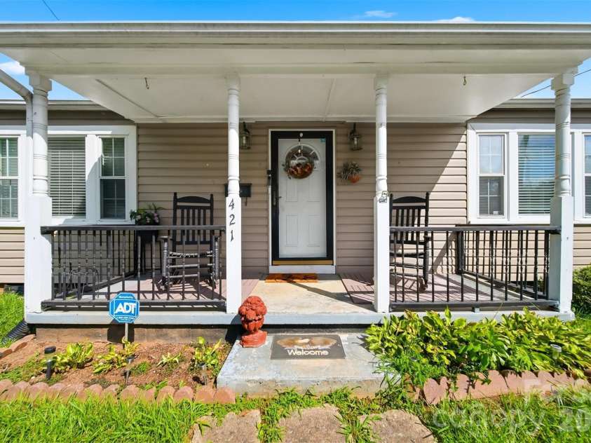 421 Finley Avenue, Lenoir, NC 28645.  MLS# CAR4406579, YatesRealty ID 39730. 