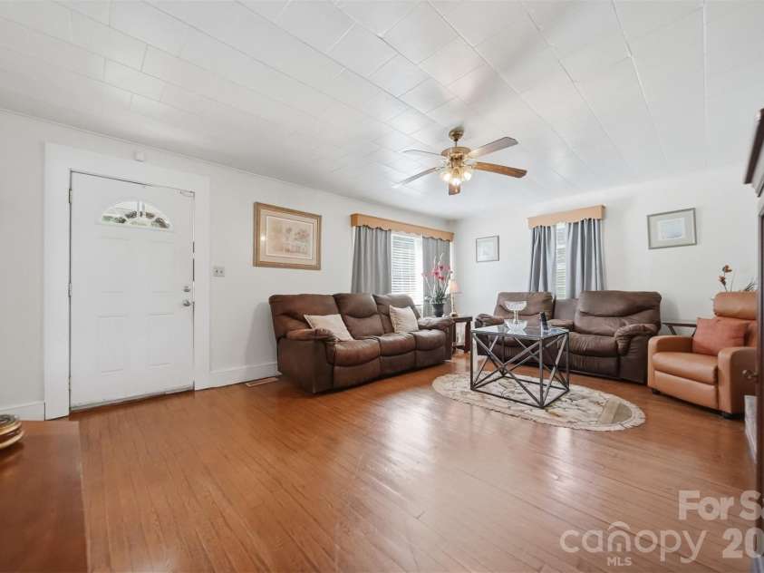 421 Finley Avenue, Lenoir, NC 28645.  MLS# CAR4406579, YatesRealty ID 39730. 