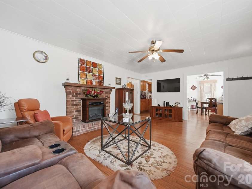 421 Finley Avenue, Lenoir, NC 28645.  MLS# CAR4406579, YatesRealty ID 39730. 