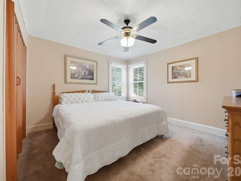 421 Finley Avenue, Lenoir, NC 28645.  MLS# CAR4406579, YatesRealty ID 39730. 