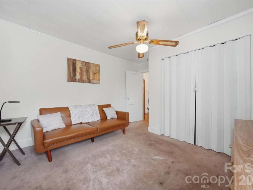 421 Finley Avenue, Lenoir, NC 28645.  MLS# CAR4406579, YatesRealty ID 39730. 