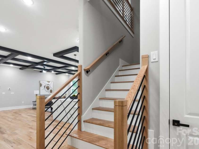 1106 Brookhurst Drive, Charlotte, NC 28205.  MLS# CAR4399535, YatesRealty ID 39732. 