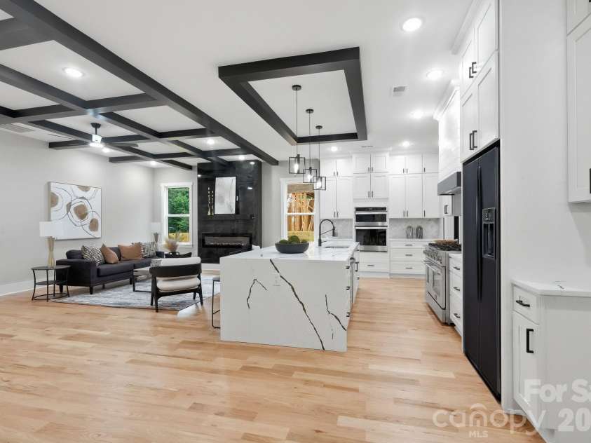 1106 Brookhurst Drive, Charlotte, NC 28205.  MLS# CAR4399535, YatesRealty ID 39732. 