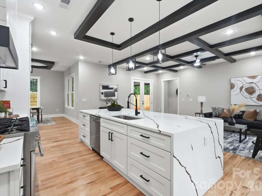 1106 Brookhurst Drive, Charlotte, NC 28205.  MLS# CAR4399535, YatesRealty ID 39732. 