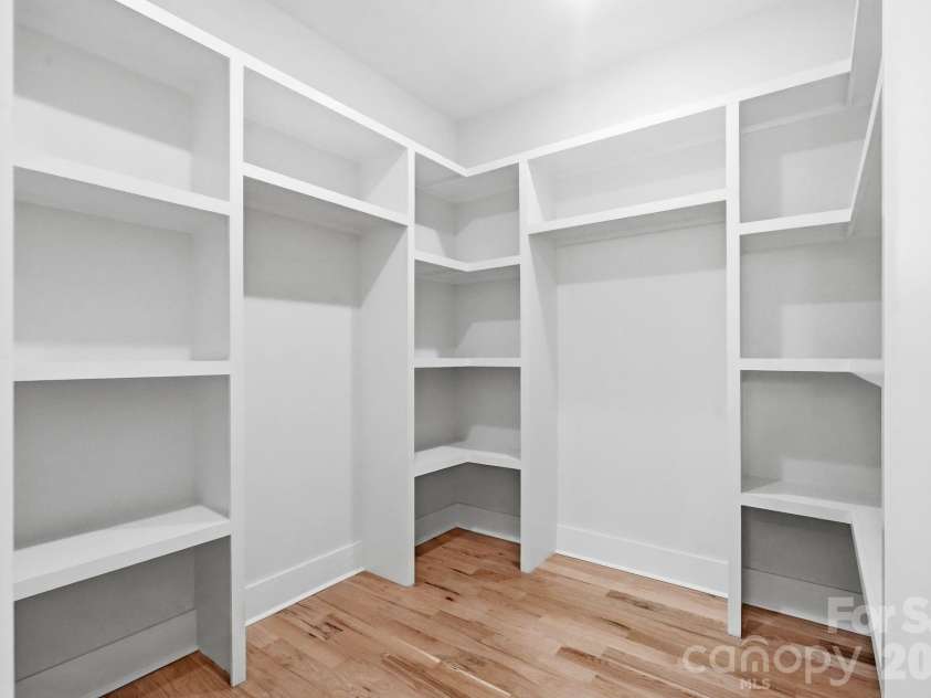 1106 Brookhurst Drive, Charlotte, NC 28205.  MLS# CAR4399535, YatesRealty ID 39732. 