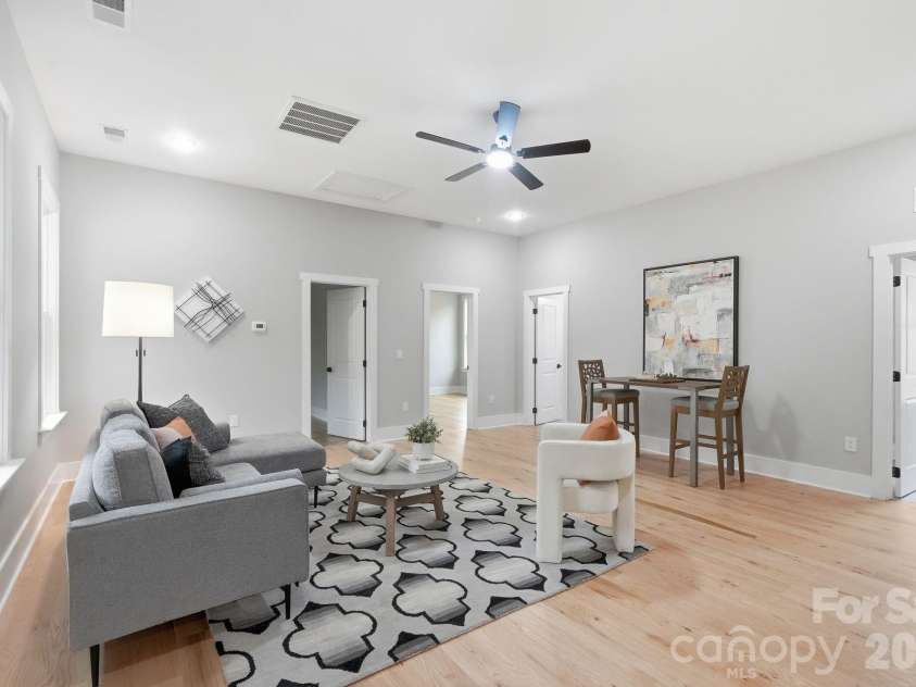 1106 Brookhurst Drive, Charlotte, NC 28205.  MLS# CAR4399535, YatesRealty ID 39732. 