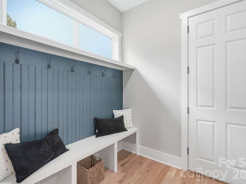 1106 Brookhurst Drive, Charlotte, NC 28205.  MLS# CAR4399535, YatesRealty ID 39732. 