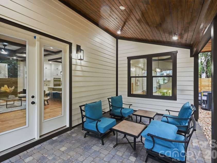 1106 Brookhurst Drive, Charlotte, NC 28205.  MLS# CAR4399535, YatesRealty ID 39732. Patio