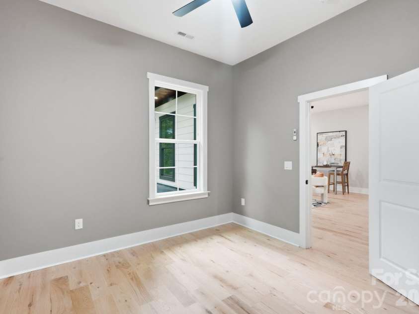 1106 Brookhurst Drive, Charlotte, NC 28205.  MLS# CAR4399535, YatesRealty ID 39732. Studio