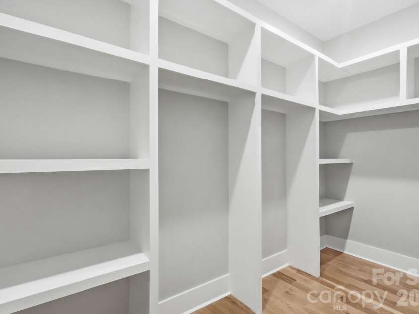 1106 Brookhurst Drive, Charlotte, NC 28205.  MLS# CAR4399535, YatesRealty ID 39732. WIC