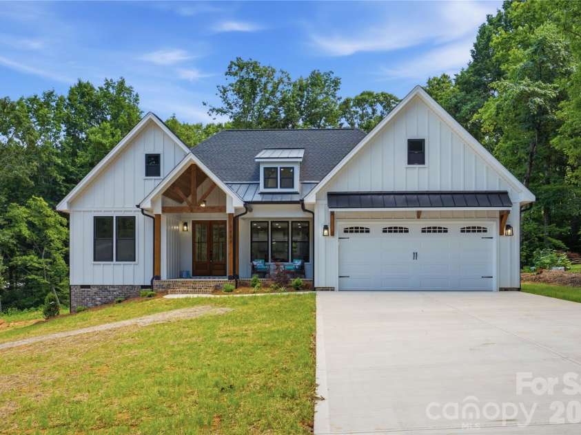 1851 Oleander Drive, Conover, NC 28613.  MLS# CAR4406887, YatesRealty ID 39734. 1851 Orleander Dr