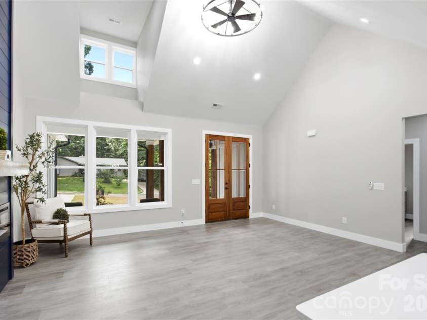 1851 Oleander Drive, Conover, NC 28613.  MLS# CAR4406887, YatesRealty ID 39734. Great Room
