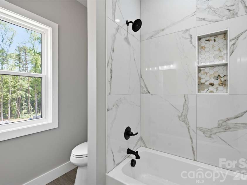 1851 Oleander Drive, Conover, NC 28613.  MLS# CAR4406887, YatesRealty ID 39734. Second Bath