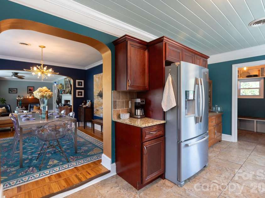 4031 Langhorne Avenue, Charlotte, NC 28205.  MLS# CAR4407418, YatesRealty ID 39736. 