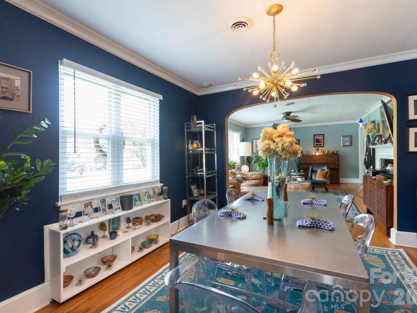 4031 Langhorne Avenue, Charlotte, NC 28205.  MLS# CAR4407418, YatesRealty ID 39736. 