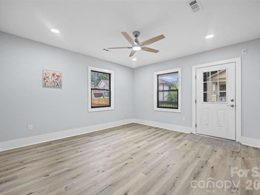 712 Henry Avenue, Gastonia, NC 28052.  MLS# CAR4407404, YatesRealty ID 39738. 